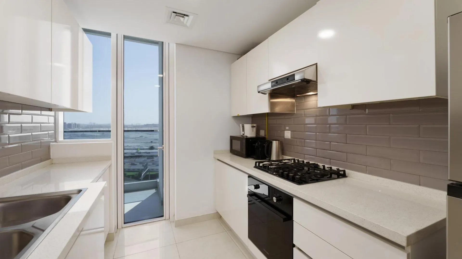 Apartment Maison Privee - Modern Business Bay Retreat With Dubai Canal Views United Arab Emirates