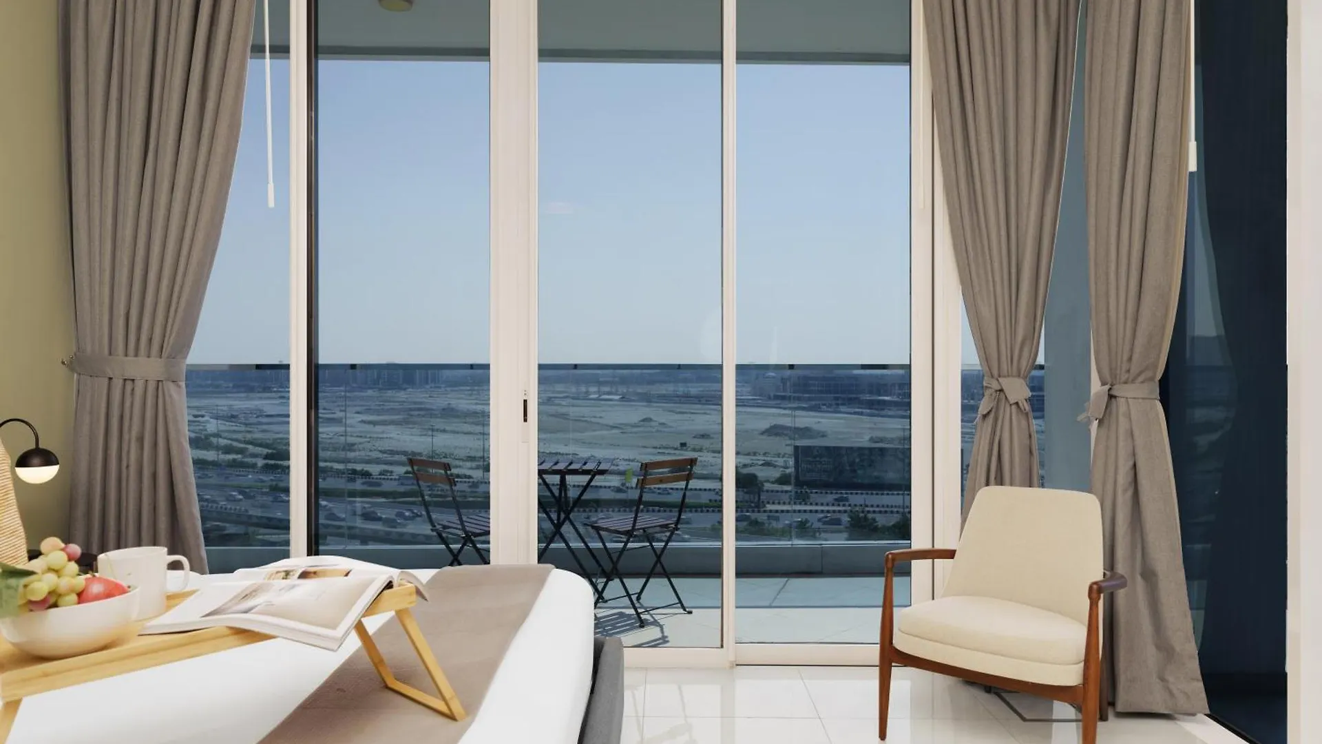 Maison Privee - Modern Business Bay Retreat With Dubai Canal Views