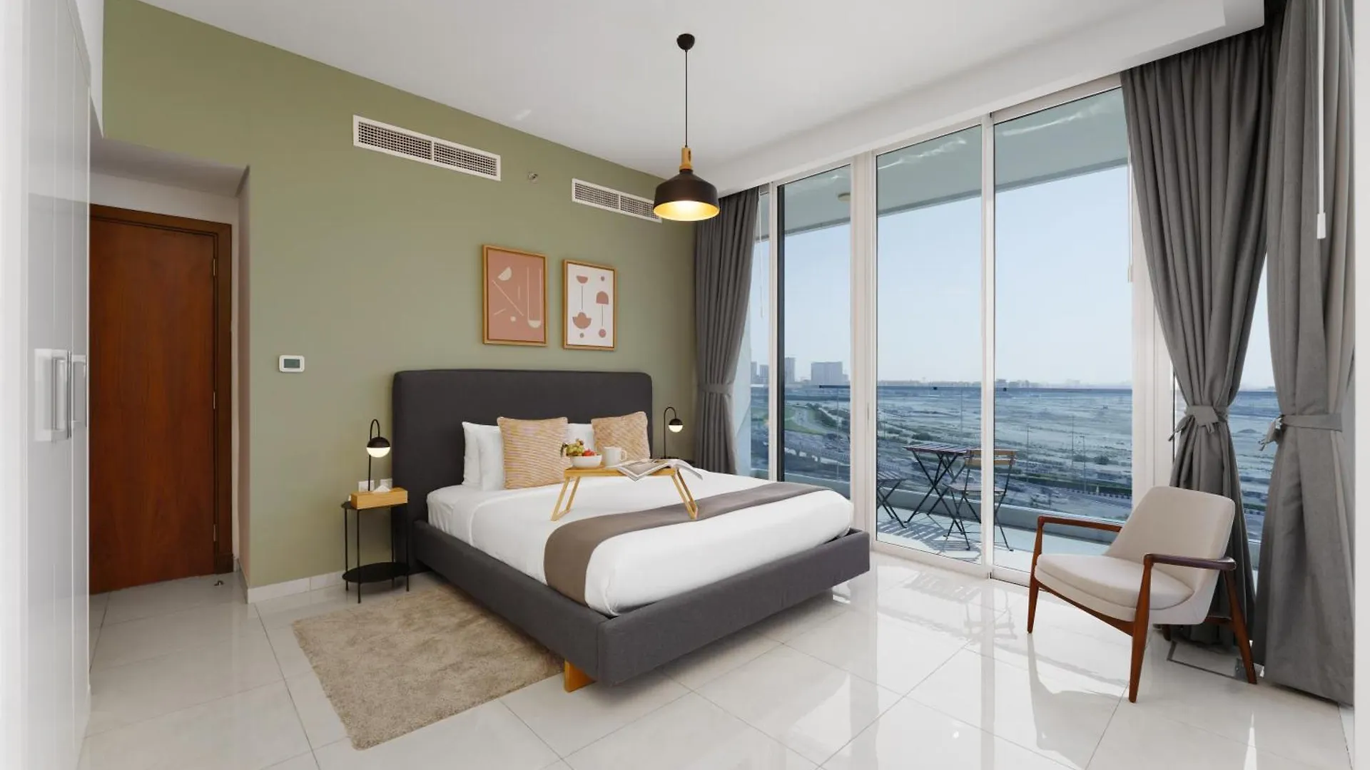 Maison Privee - Modern Business Bay Retreat With Dubai Canal Views United Arab Emirates