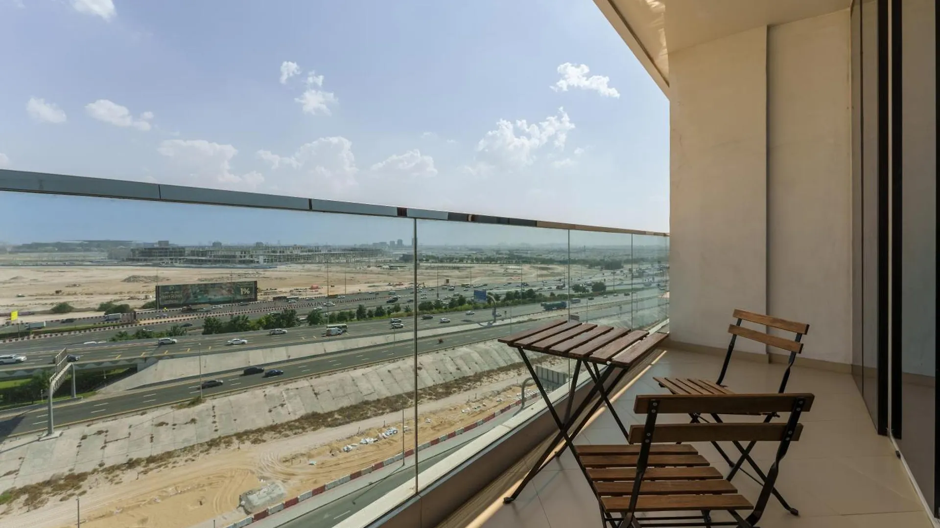 Maison Privee - Modern Business Bay Retreat With Dubai Canal Views Apartment